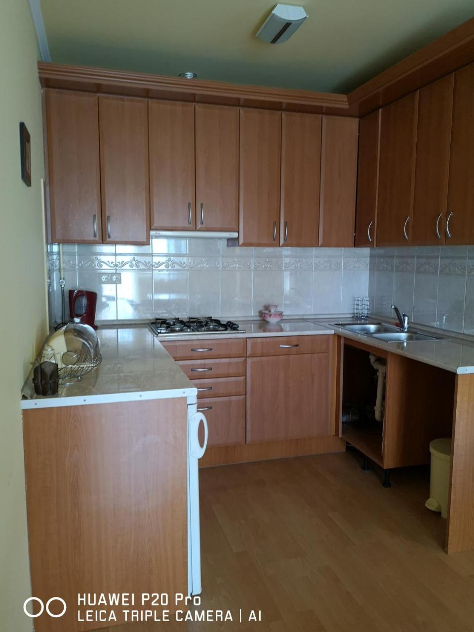 Vida Apartman Sarvar Luaran gambar